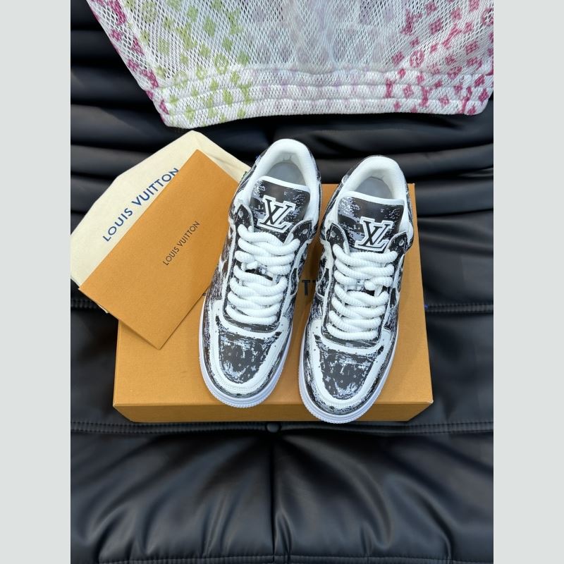 l**is V*t*n sneakers